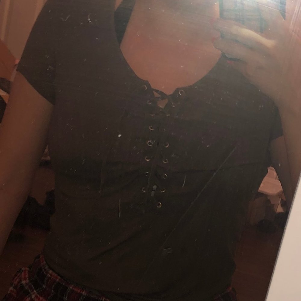 tie tee